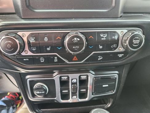 Used 2018 Jeep Wrangler Unlimited Sport S image 12