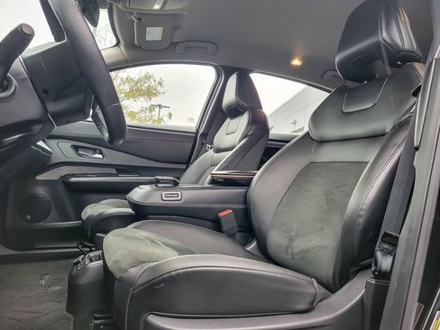 Used 2023 Nissan Ariya AWD image 7