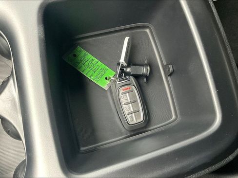 New 2026 Chrysler Pacifica Select image 30