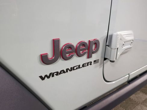 Used 2023 Jeep Wrangler Unlimited Rubicon w/ Cold Weather Group image 13