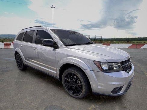 Used 2015 Dodge Journey SXT w/ Flexible Seating Group FWD image 3