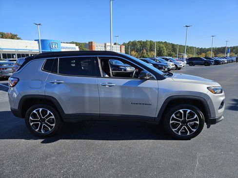 Used 2024 Jeep Compass Limited image 6