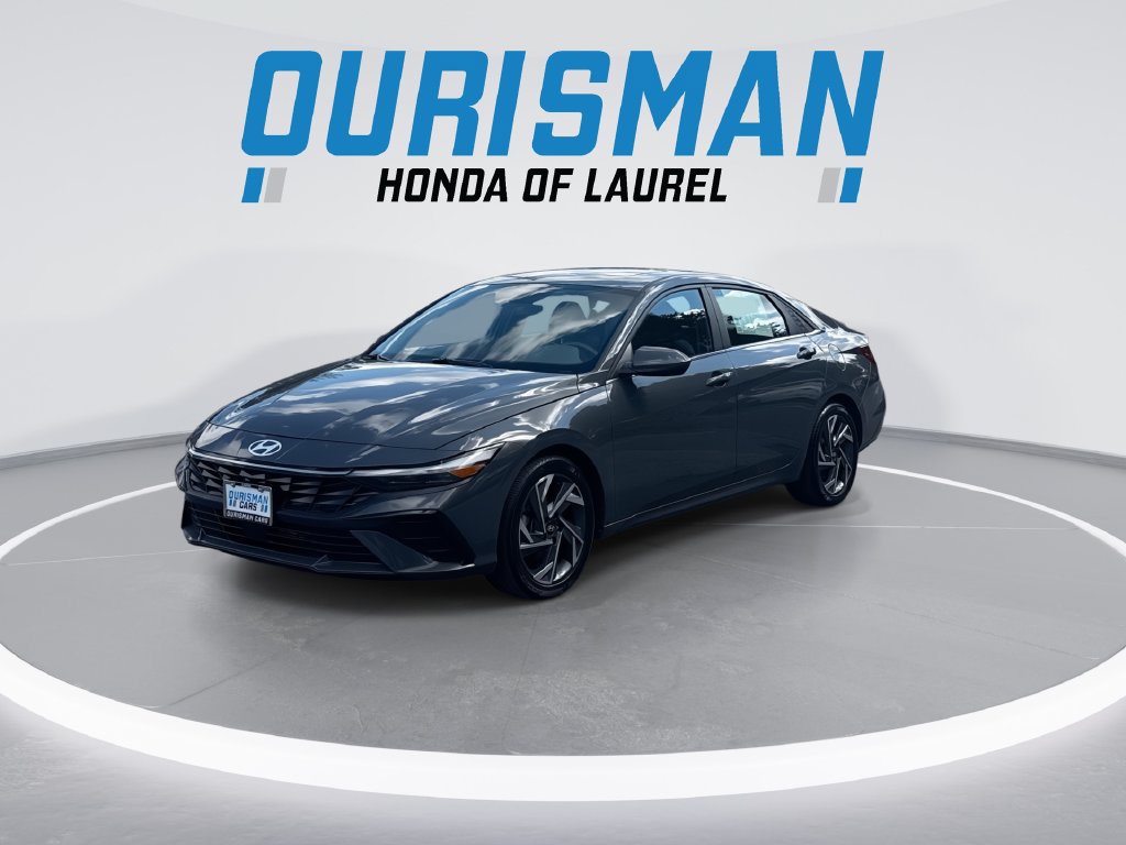 Used 2024 Hyundai Elantra SEL w/ Convenience Package FWD image 4
