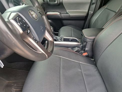 Used 2020 Toyota Tacoma SR5 image 19