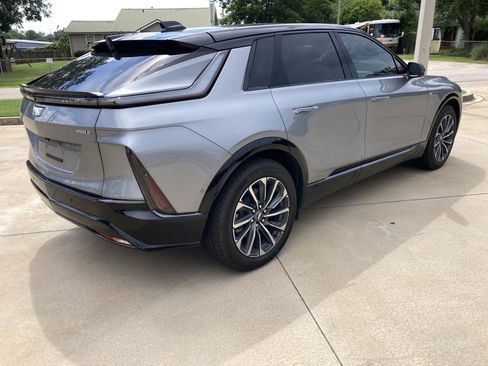 Used 2025 Cadillac Lyriq Sport RWD image 2