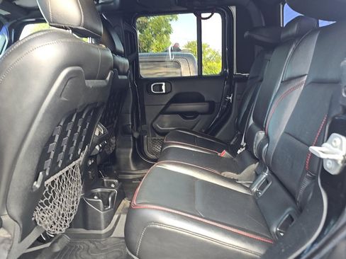 Used 2021 Jeep Gladiator Rubicon AWD/4WD image 9
