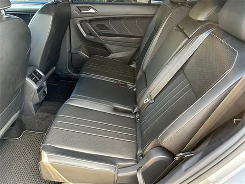 Used 2023 Volkswagen Tiguan SE R-Line image 28