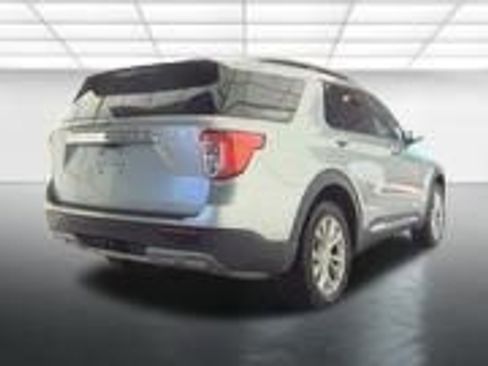 Used 2023 Ford Explorer XLT w/ Equipment Group 202A AWD/4WD image 5