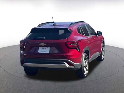 Used 2025 Chevrolet Trax LT image 14