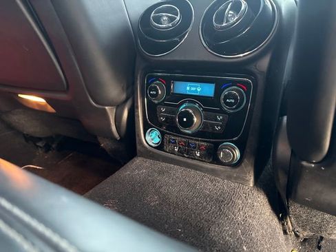 Used 2011 Jaguar XJ image 12