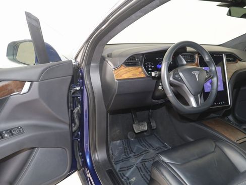 Used 2019 Tesla Model X 75D image 56