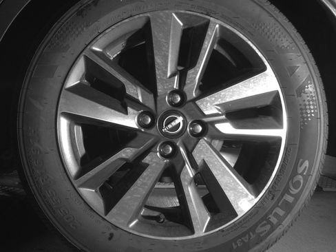 Used 2025 Nissan Versa SV image 14