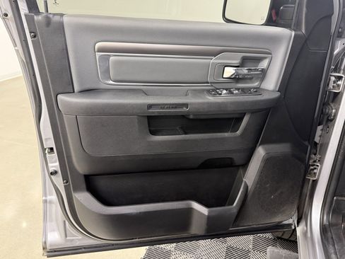 Used 2021 RAM 1500 Classic SLT image 12