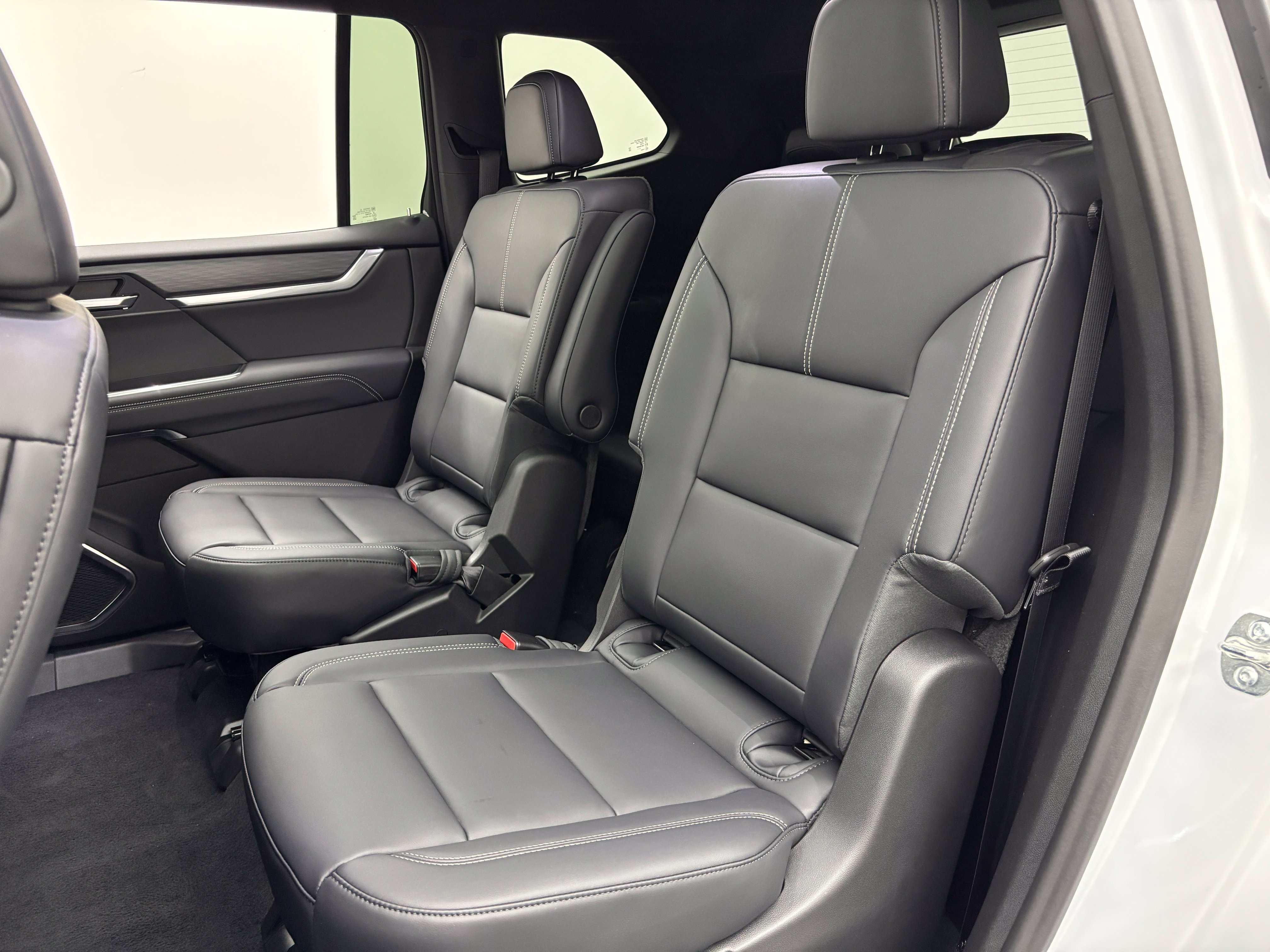 New 2027 GMC Acadia Elevation w/ Elevation Premium Package AWD/4WD image 45