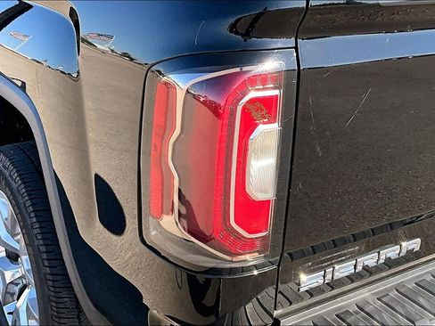 Used 2018 GMC Sierra 1500 SLT w/ Texas SLT Premium Package AWD/4WD image 30
