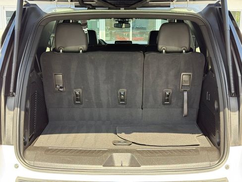 Used 2024 Chevrolet Tahoe LT RWD image 12