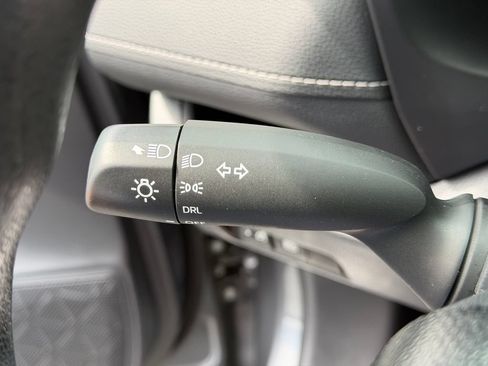 Used 2022 Toyota RAV4 LE AWD/4WD image 32