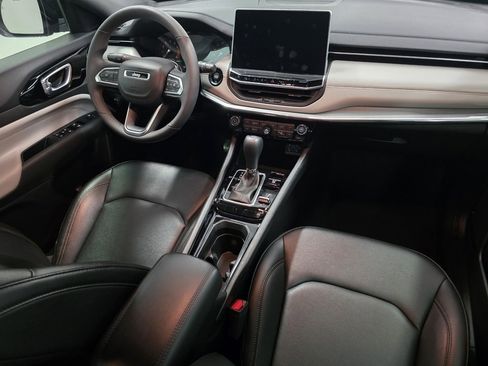 Used 2024 Jeep Compass Limited image 22