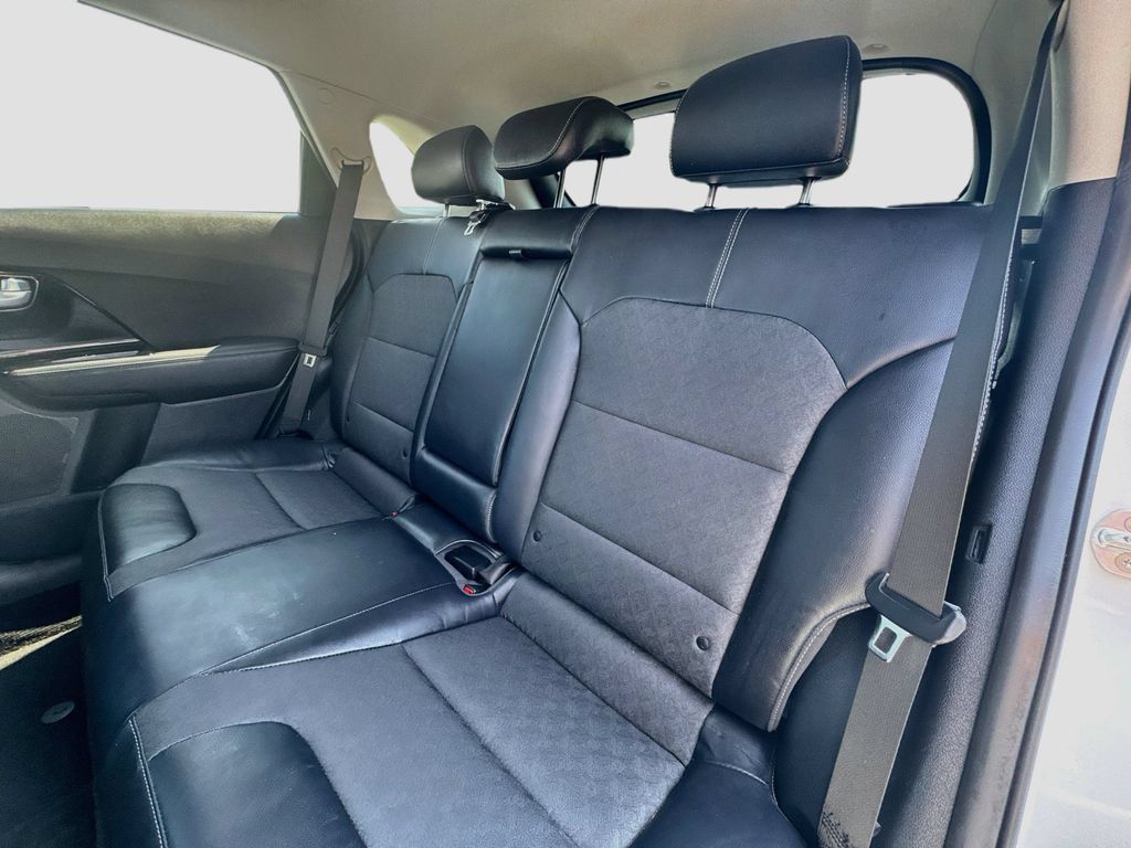 Used 2017 Kia Niro FWD image 25