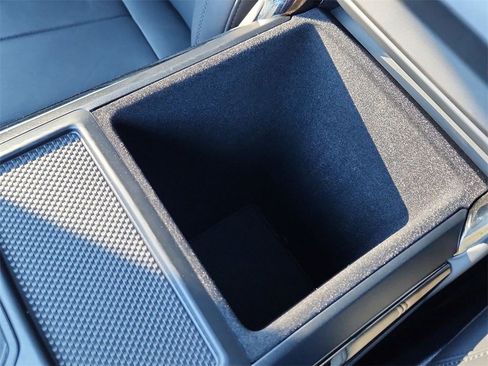 Used 2025 Land Rover Range Rover Sport SE image 19