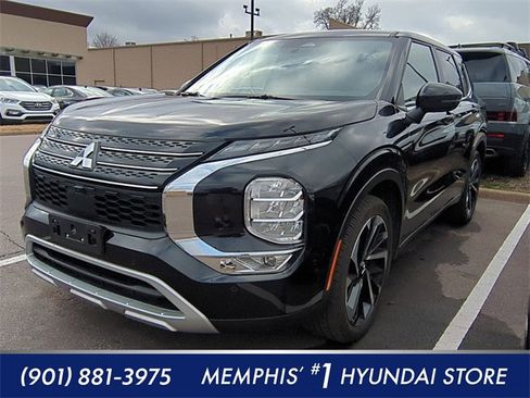 Used 2024 Mitsubishi Outlander SE Black Edition image 1