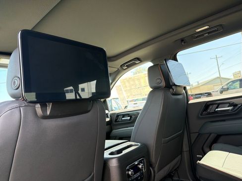 New 2026 GMC Yukon XL AT4 image 14