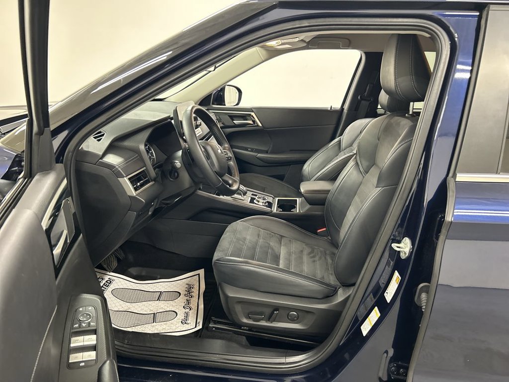 Used 2024 Mitsubishi Outlander SE AWD/4WD image 9