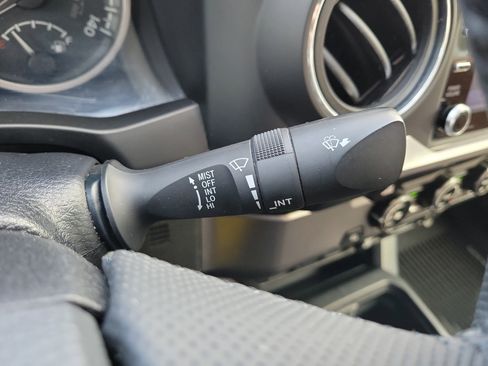 Used 2020 Toyota Tacoma SR5 image 29