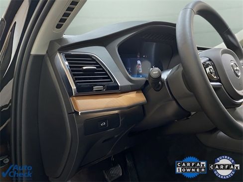 Used 2025 Volvo XC90 B6 Plus image 28