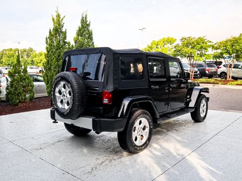 Used 2014 Jeep Wrangler Unlimited Sahara w/ Max Tow Package AWD/4WD image 9