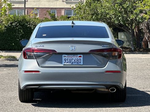 Used 2025 Honda Civic Sport image 4
