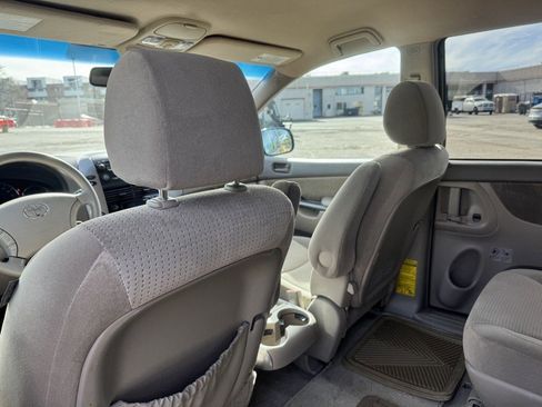 Used 2007 Toyota Sienna LE image 14