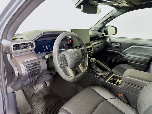 Used 2024 Toyota Tacoma TRD Off-Road w/ TRD Off Road Premium Package AWD/4WD image 10