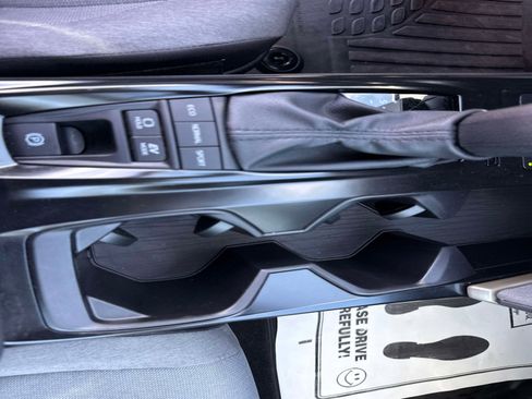 Used 2025 Toyota Camry LE w/ Convenience Package image 25