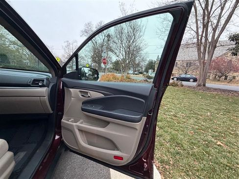 Used 2016 Honda Pilot EX image 25