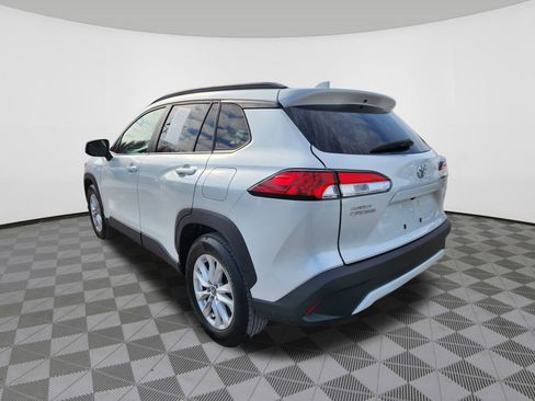 Used 2023 Toyota Corolla Cross LE image 3