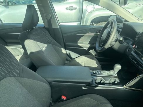 Used 2025 Toyota Camry LE image 8