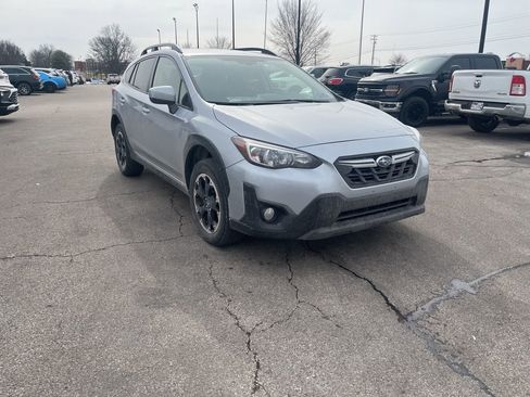 Used 2022 Subaru Crosstrek 2.0i Premium w/ Popular Package #3 image 2