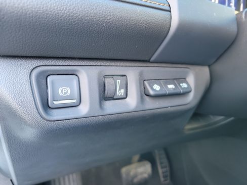 Used 2022 GMC Acadia AT4 w/ Technology Package image 31