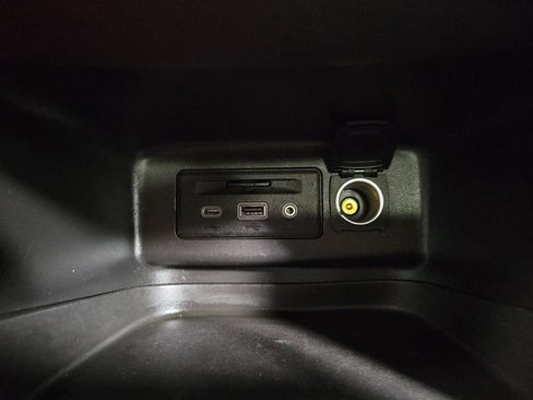 Used 2019 Chevrolet Equinox LT w/ Sun & Navigation Package image 19