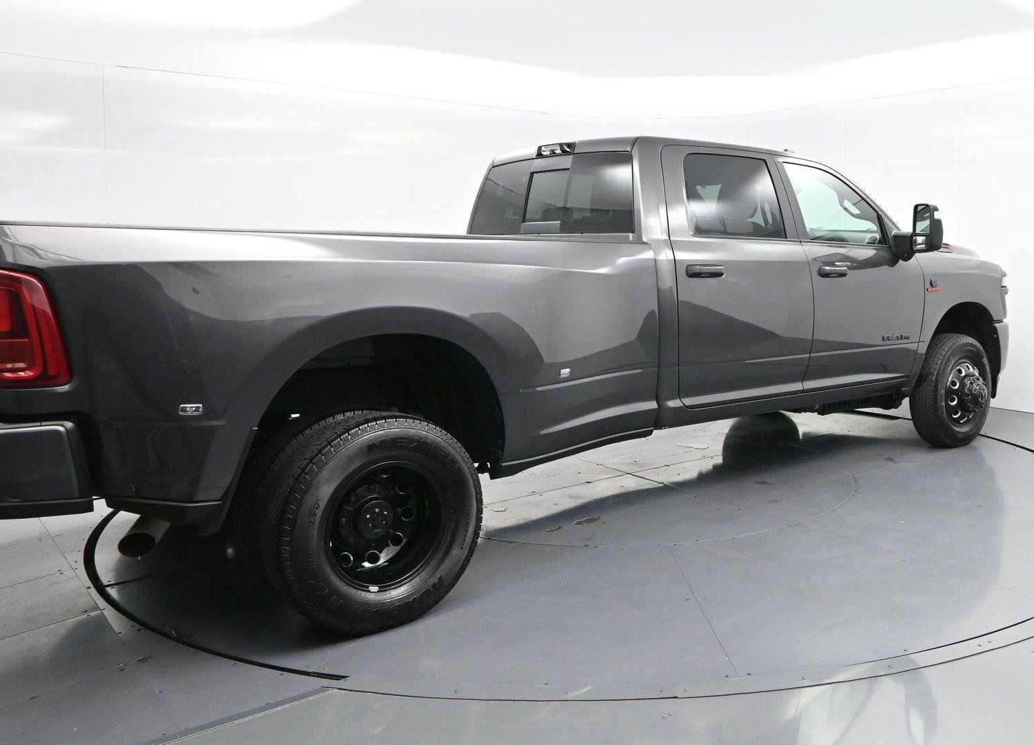 Used 2026 RAM 3500 Big Horn AWD/4WD image 7