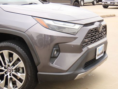 Used 2023 Toyota RAV4 Limited image 6