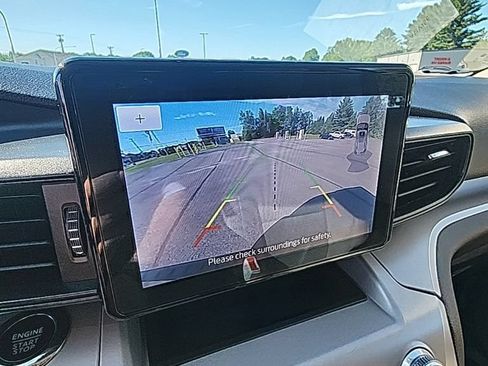 Used 2023 Ford Explorer XLT AWD/4WD image 24