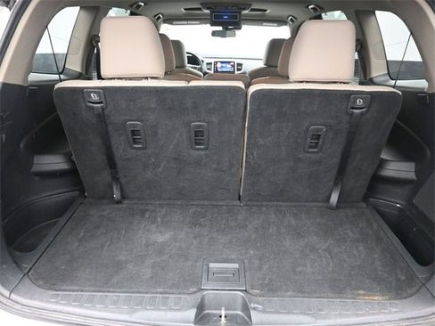 Used 2017 Honda Pilot Touring image 34