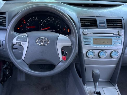 Used 2009 Toyota Camry LE FWD image 14