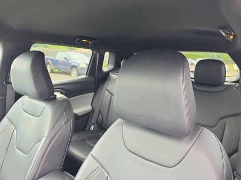 Used 2023 Jeep Compass Latitude AWD/4WD image 10