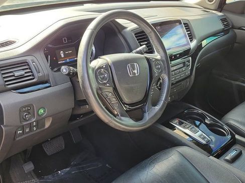 Used 2018 Honda Pilot Touring image 8