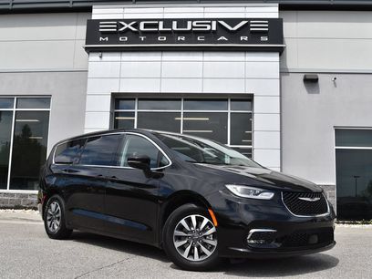 Used 2024 Chrysler Pacifica Limited