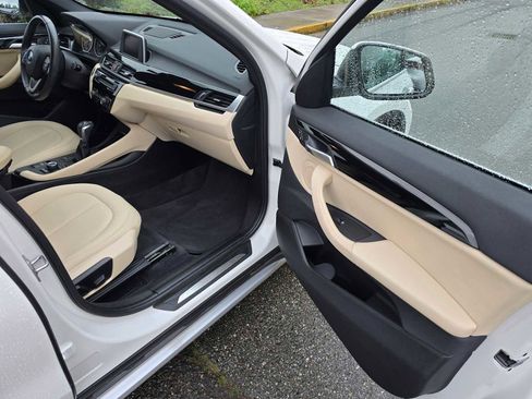Used 2018 BMW X1 xDrive28i image 12