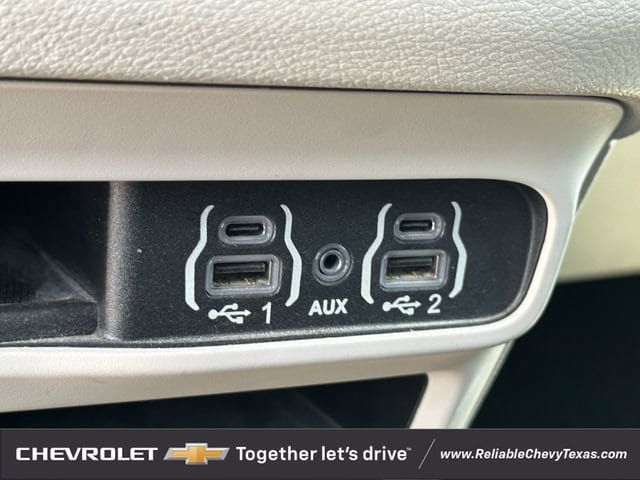 Used 2022 Chrysler Voyager LX FWD image 20